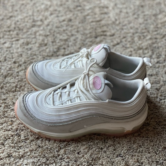 Women’s Nike Air Max - Picture 4 of 4